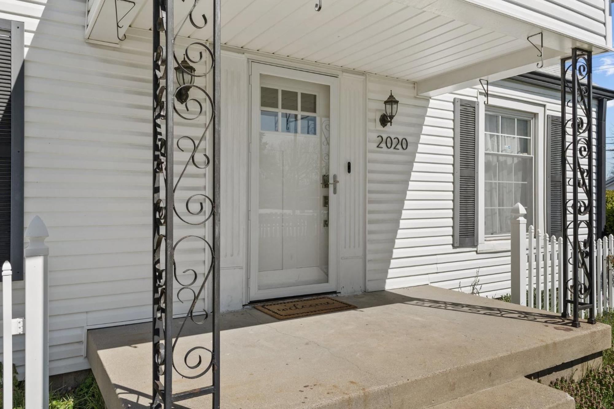 Entire 3-Story House In Speedway, Pets Ok Villa Indianapolis Exterior photo