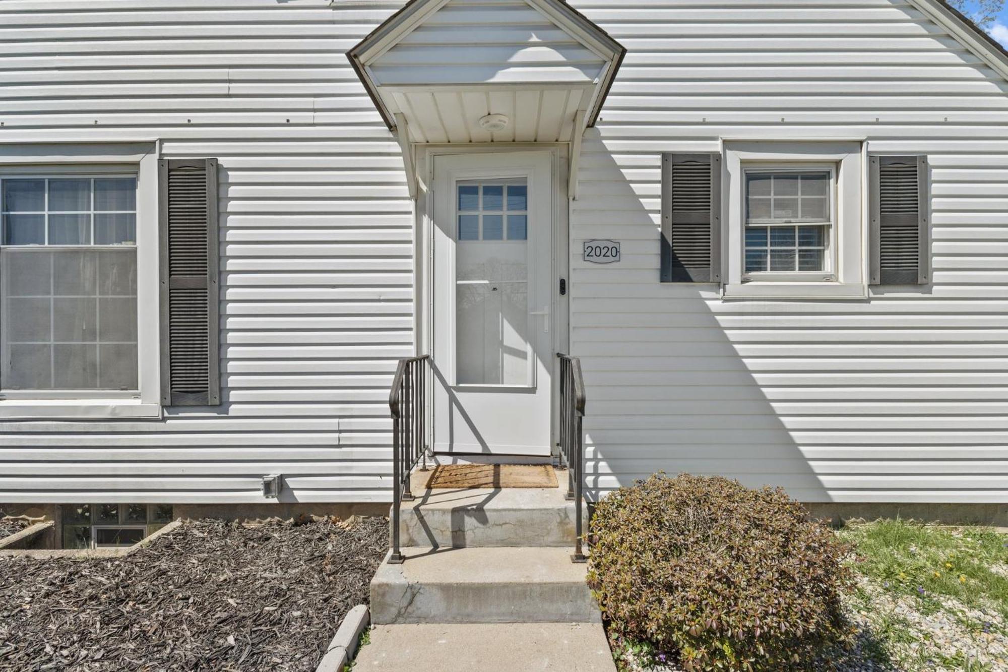 Entire 3-Story House In Speedway, Pets Ok Villa Indianapolis Exterior photo