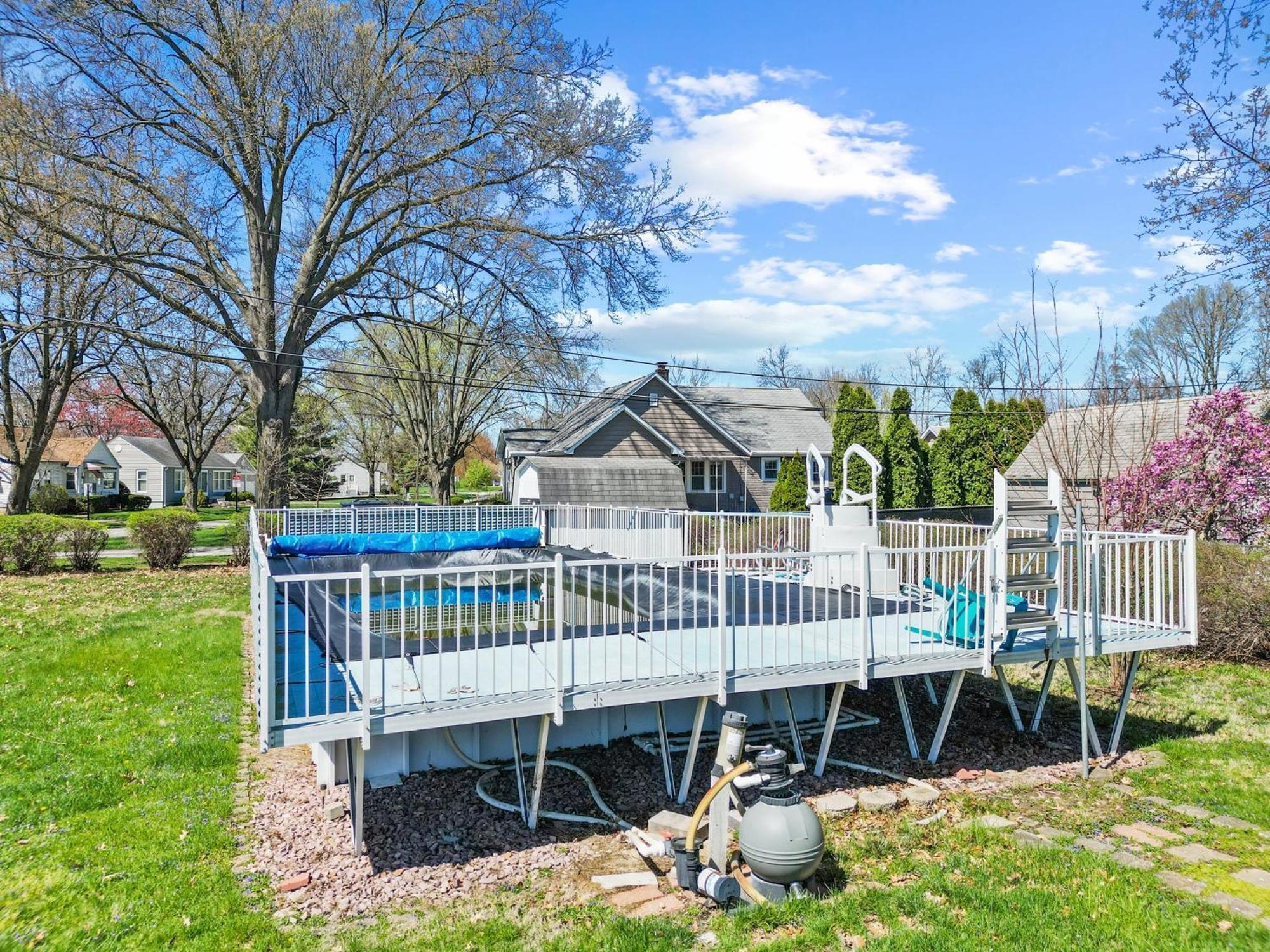 Entire 3-Story House In Speedway, Pets Ok Villa Indianapolis Exterior photo